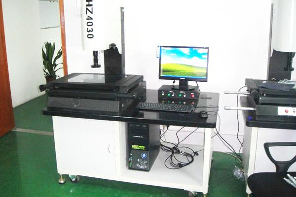 High precision two-dimensional projector to measure Micro aperture